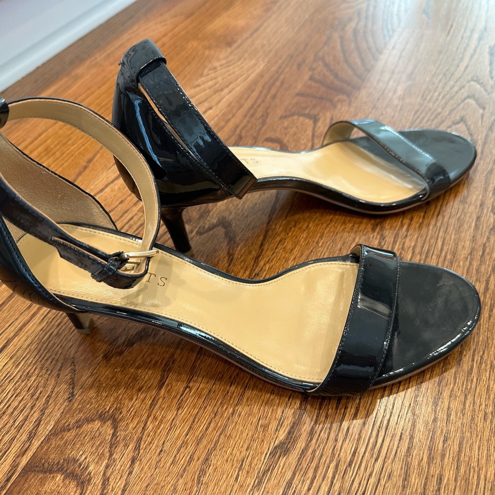 Navy blue sandals with heel